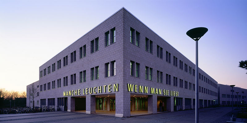 Datei:Uni-kiel-bcu2012x.jpg